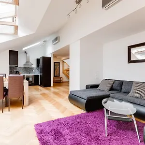 https://jts-apartments-bilkova-str.praguehotelsweb.com